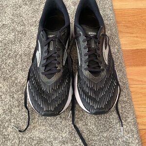 Brooks Men's Black and Gray Athletic Shoes
